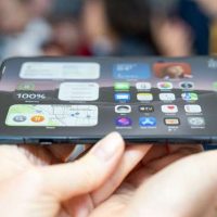iPhone Duo 展开实拍